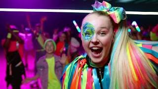 JoJo Siwa - Worldwide Party (Official Music Video)